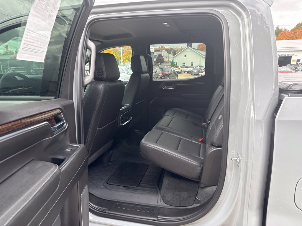 Used 2024 GMC Sierra 1500 Elevation w/ Elevation Premium Package AWD/4WD image 13