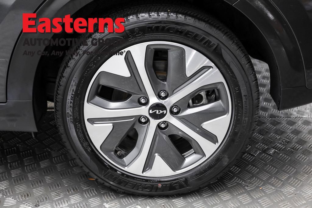 Used 2022 Kia Niro EX w/ Cold Weather Package image 8