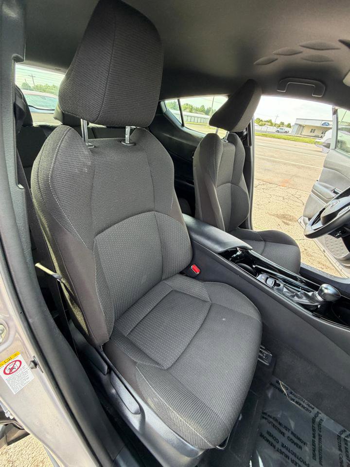 Used 2019 Toyota C-HR XLE FWD image 24