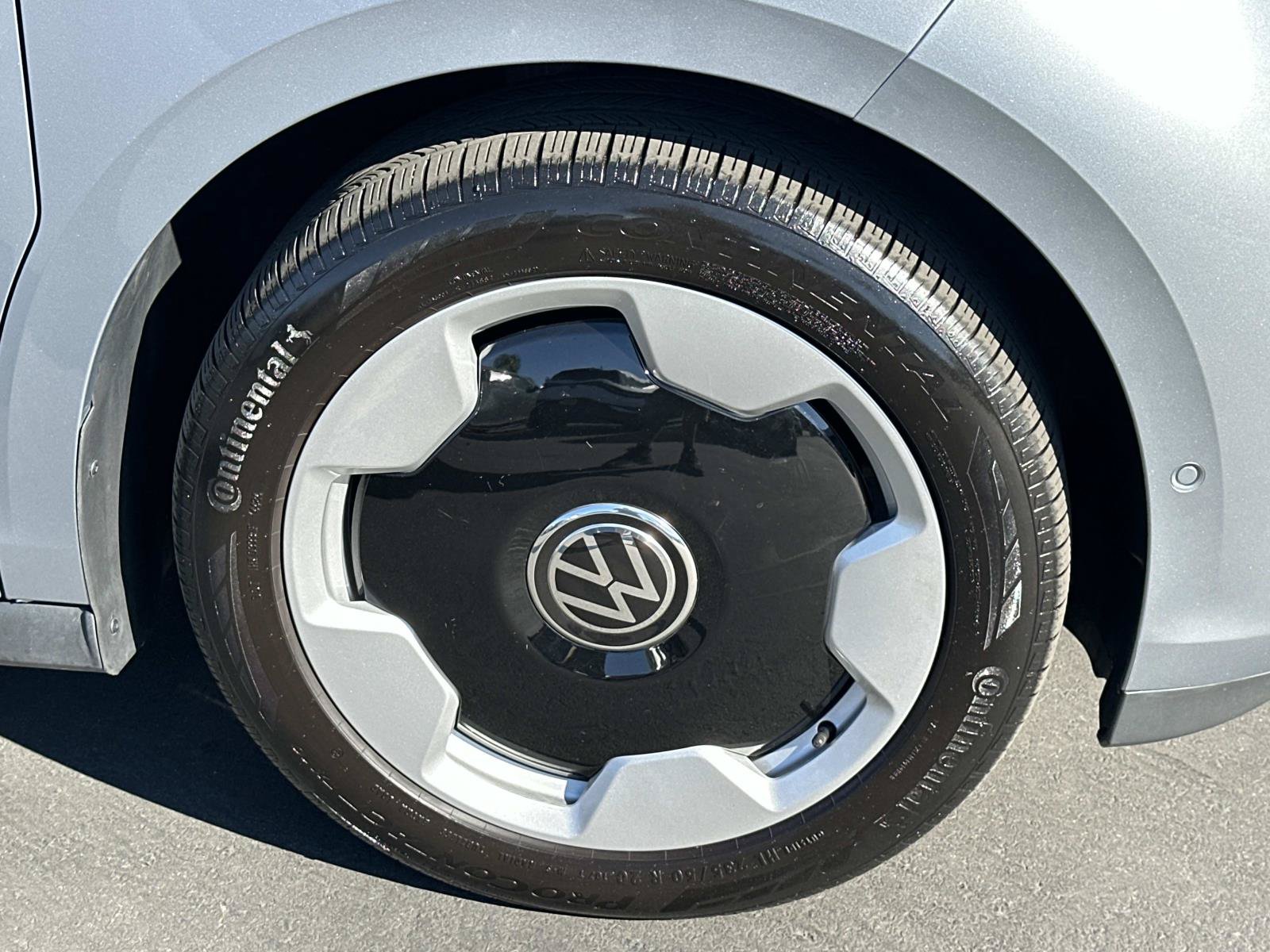 Certified 2025 Volkswagen ID. Buzz Pro S RWD image 6
