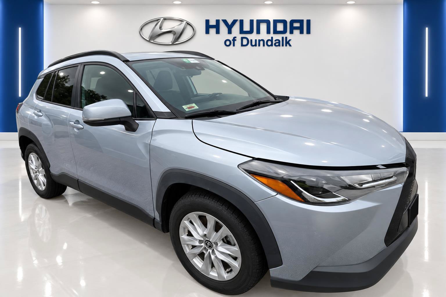Used 2022 Toyota Corolla Cross LE AWD/4WD image 3