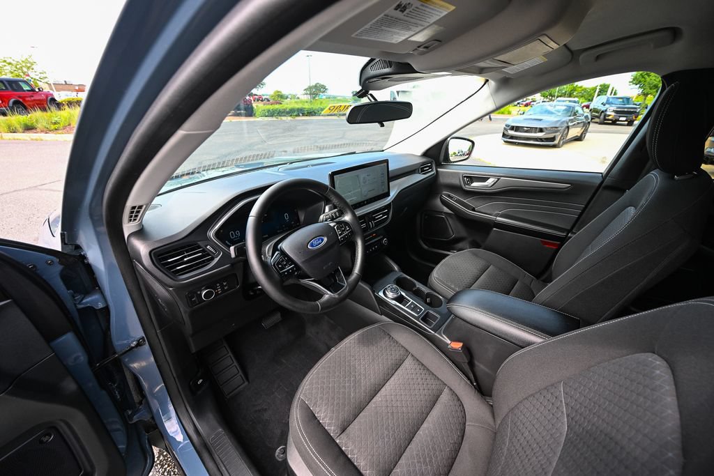 Used 2023 Ford Escape Active w/ Tech Pack #2 AWD/4WD image 18