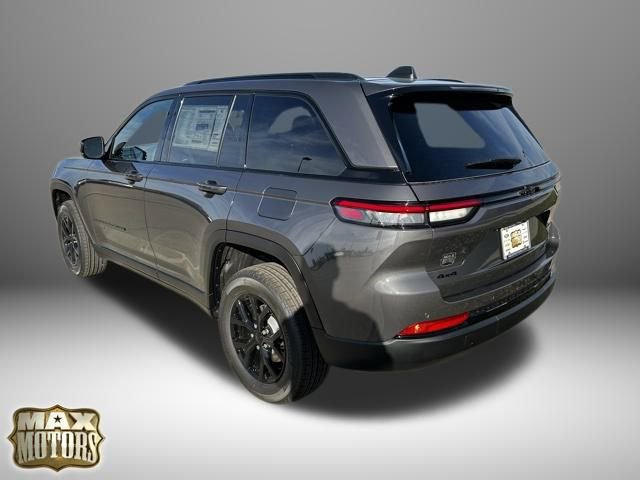 New 2025 Jeep Grand Cherokee Altitude image 4