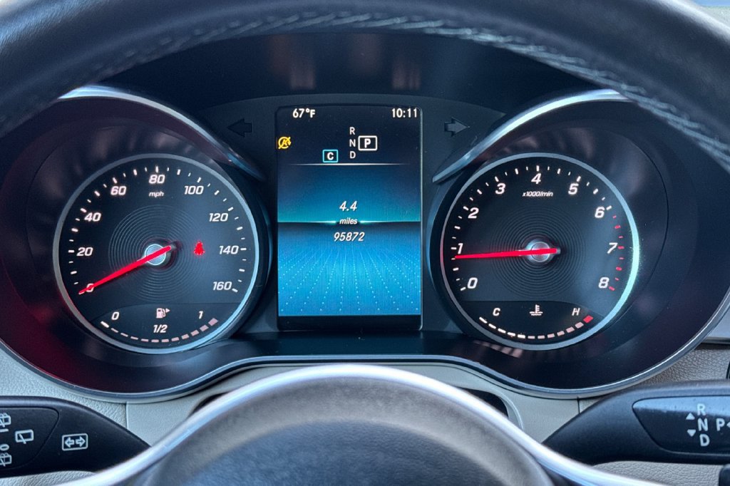 Used 2020 Mercedes-Benz GLC 300 4MATIC image 23