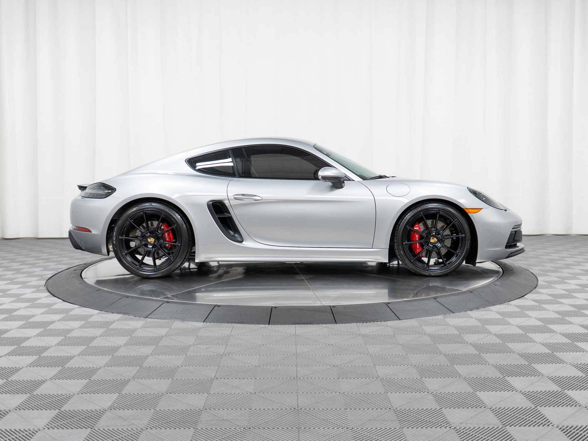 Certified 2025 Porsche 718 Cayman GTS RWD image 8