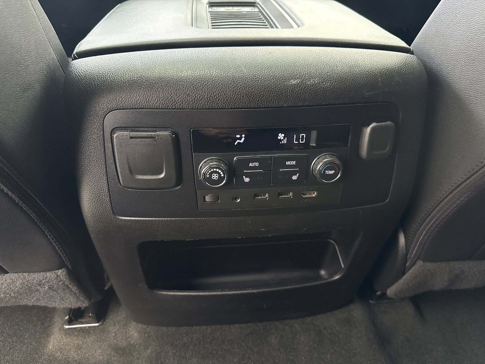 Used 2017 Chevrolet Tahoe Premier AWD/4WD image 39