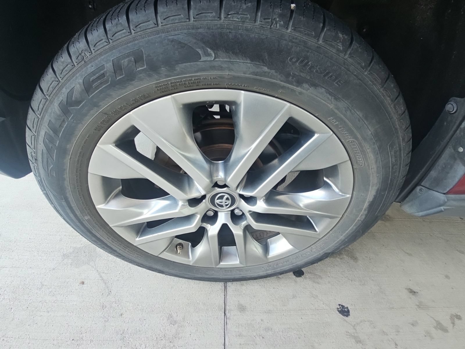 Used 2019 Toyota RAV4 Limited FWD image 21