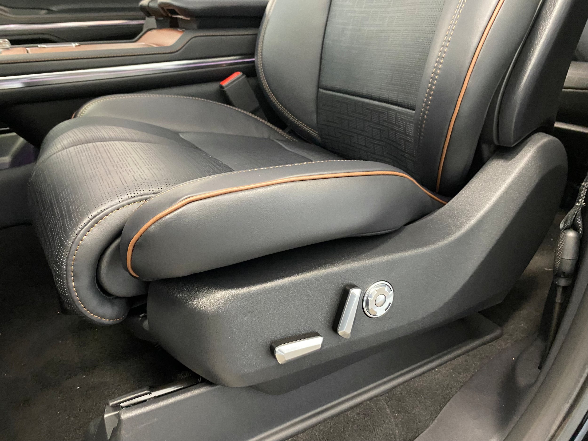 New 2027 Lincoln Navigator Black Label AWD/4WD image 21