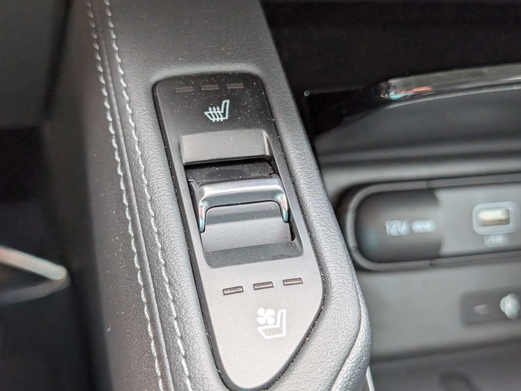 Certified 2022 Kia Telluride SX w/ SX Prestige Package AWD/4WD image 22