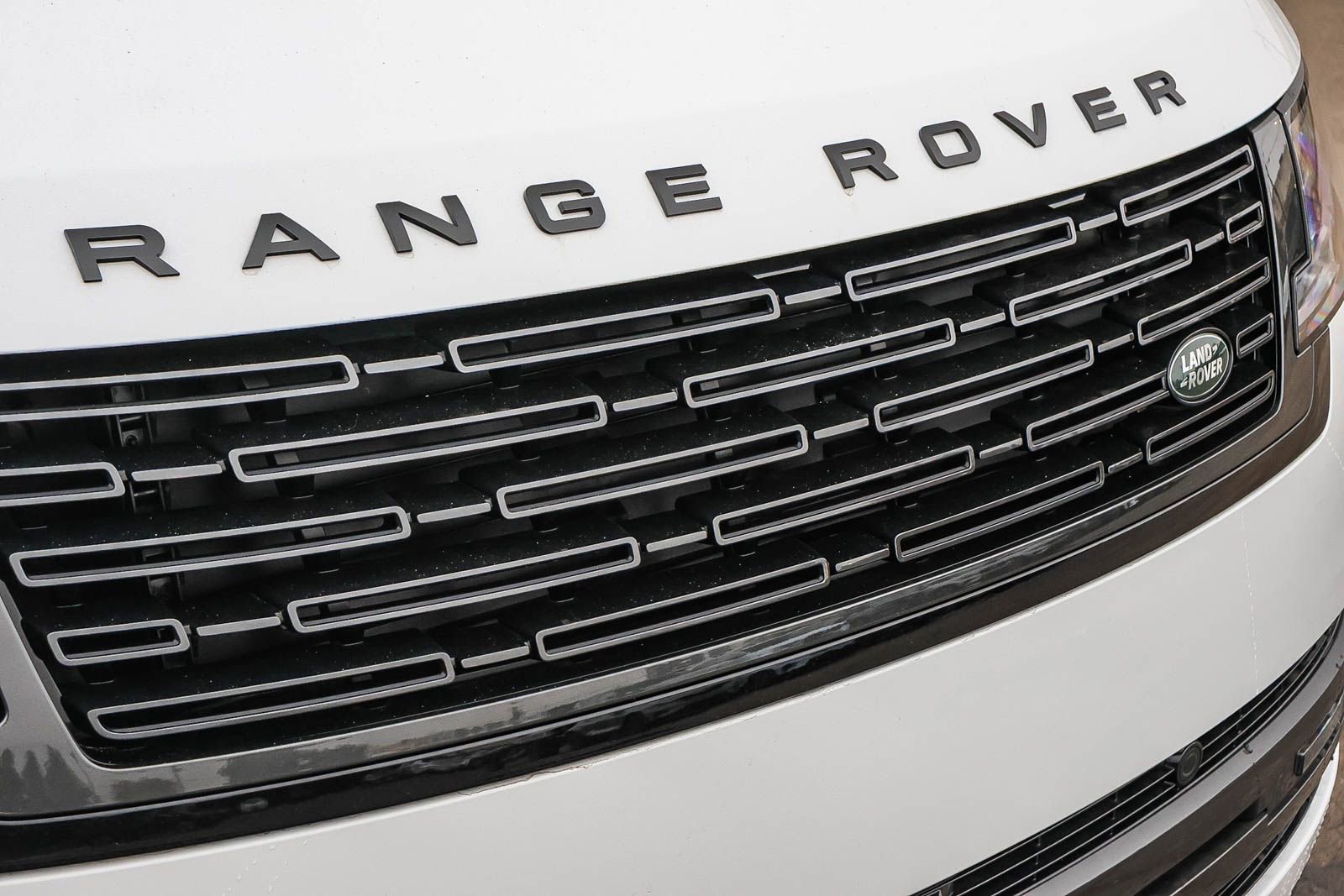 New 2025 Land Rover Range Rover SE image 15