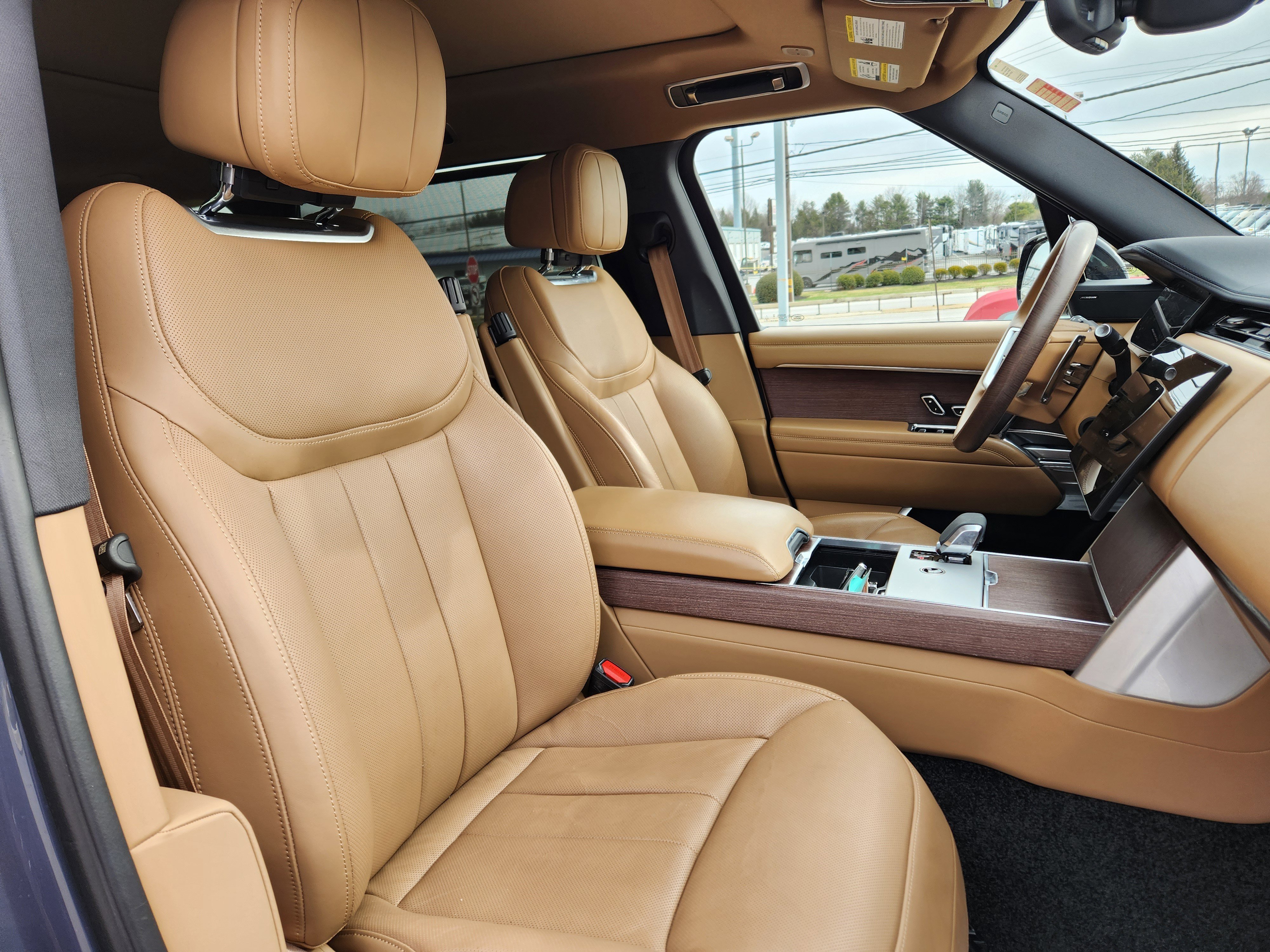 Certified 2024 Land Rover Range Rover Long Wheelbase SE image 17