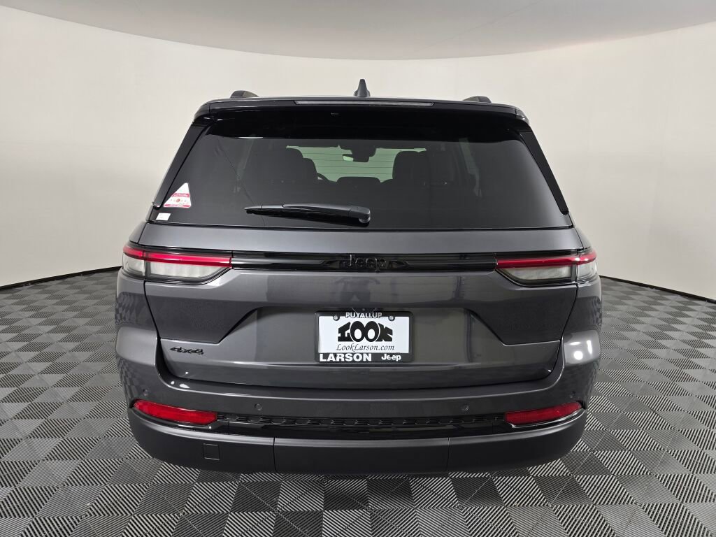New 2025 Jeep Grand Cherokee Altitude image 5