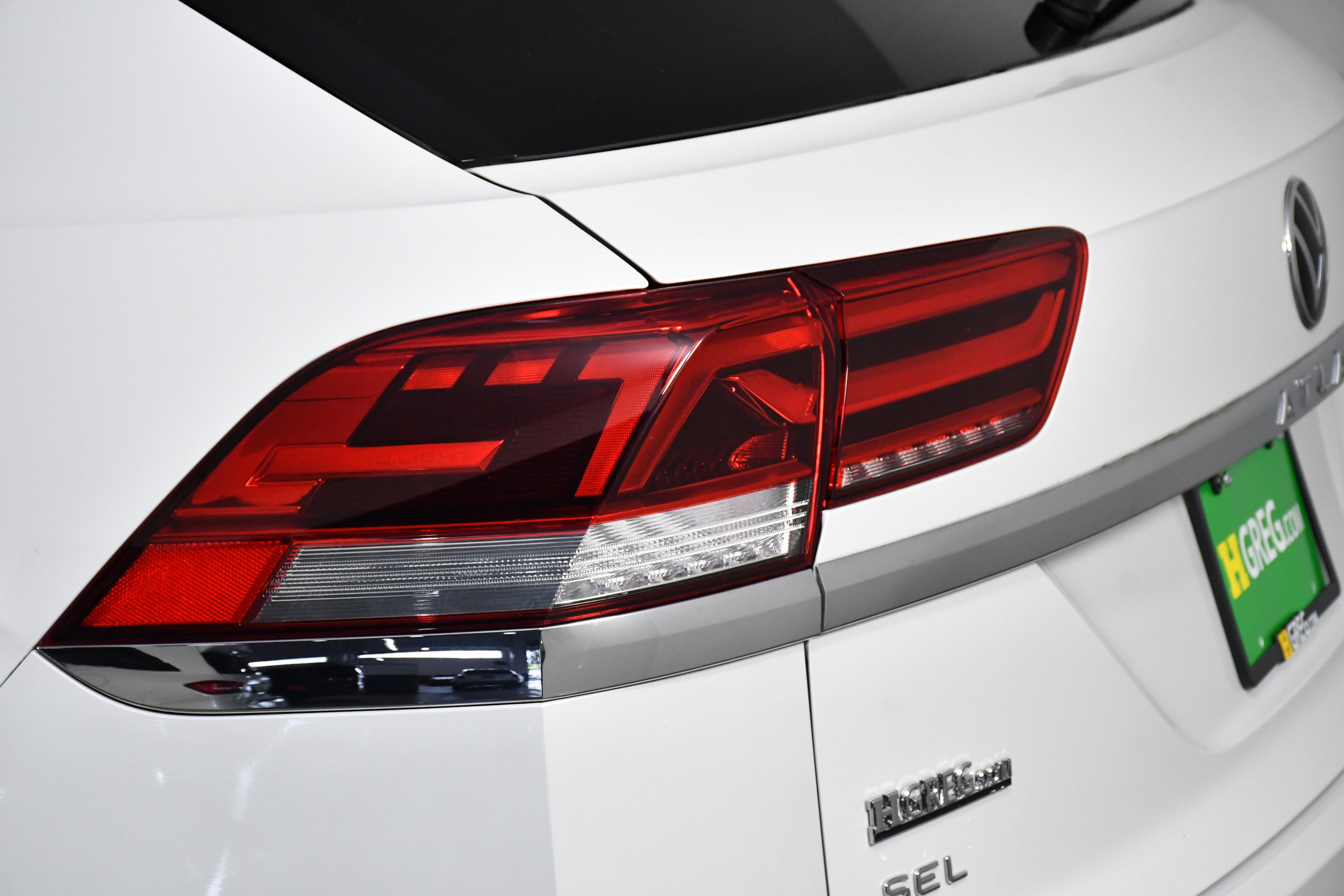 Used 2023 Volkswagen Atlas Cross Sport SEL image 32