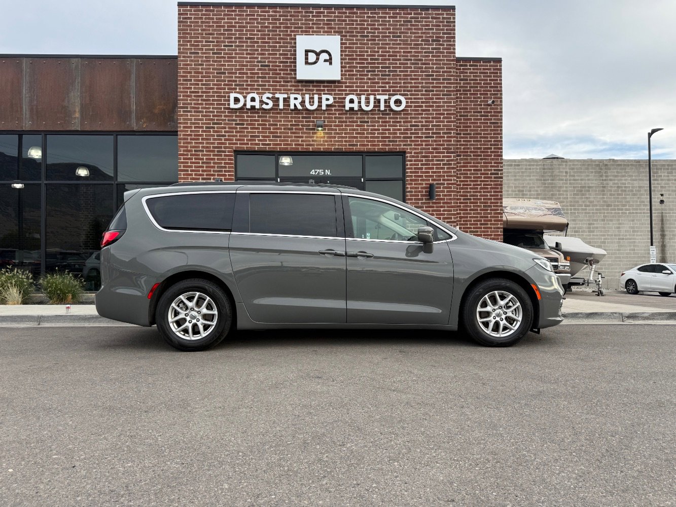 Used 2022 Chrysler Pacifica Touring-L image 22