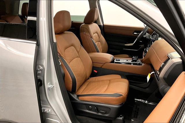 New 2025 Nissan Pathfinder Platinum w/ Lighting Package (N93) image 37
