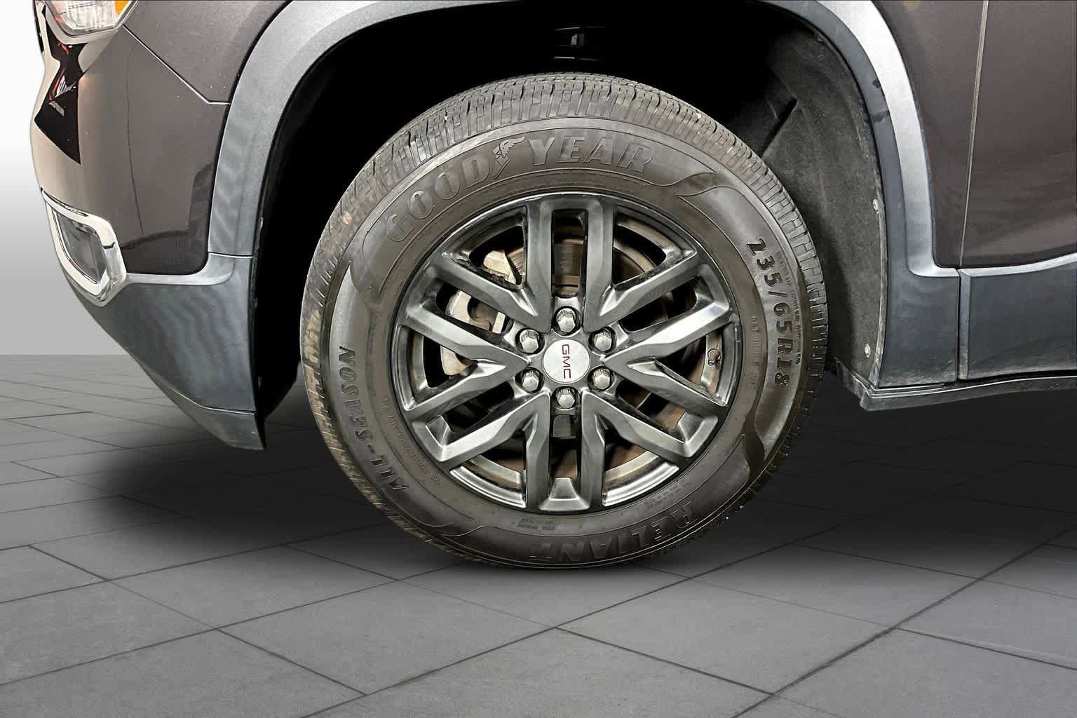 Used 2017 GMC Acadia SLT image 11