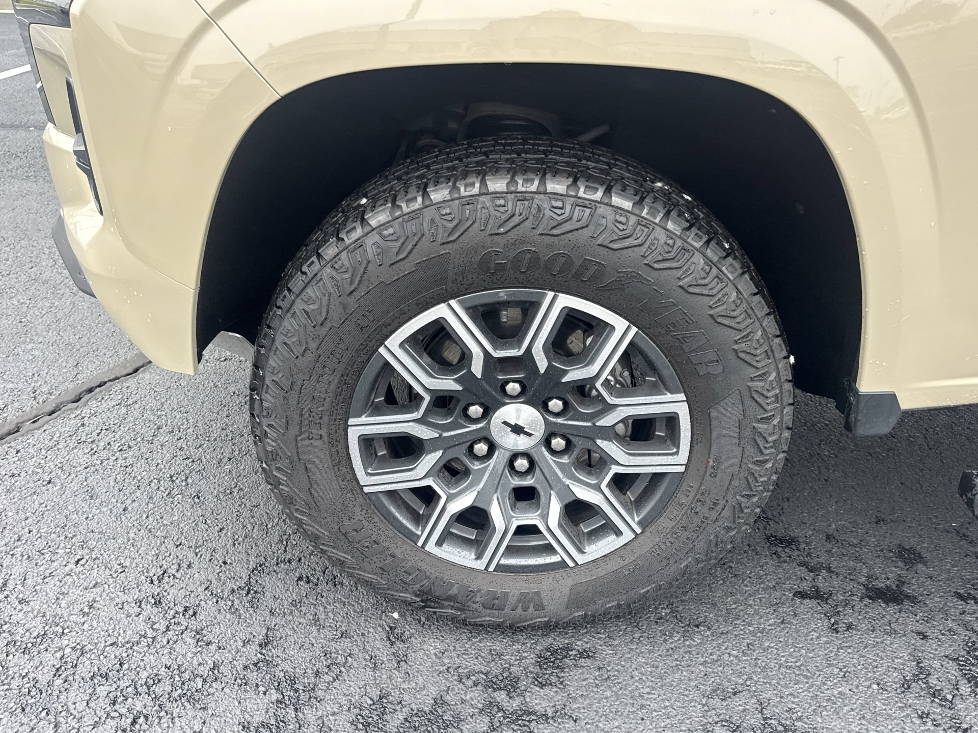 Certified 2024 Chevrolet Colorado Z71 w/ Z71 Convenience Package 2 AWD/4WD image 10