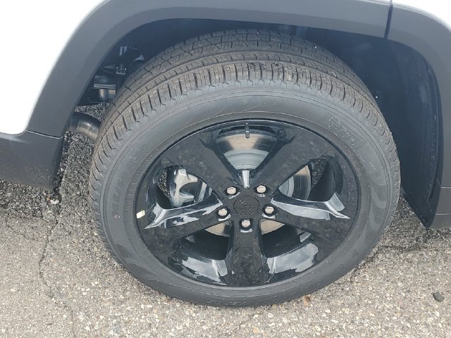 New 2026 Jeep Grand Cherokee L Limited w/ Limited Altitude Package AWD/4WD image 5