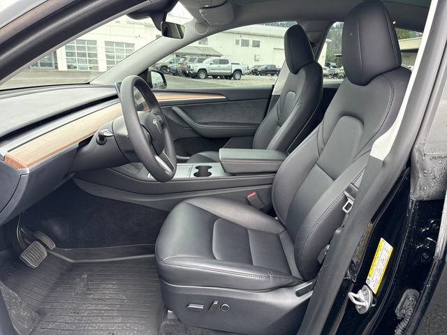 Used 2024 Tesla Model Y Long Range AWD/4WD image 17