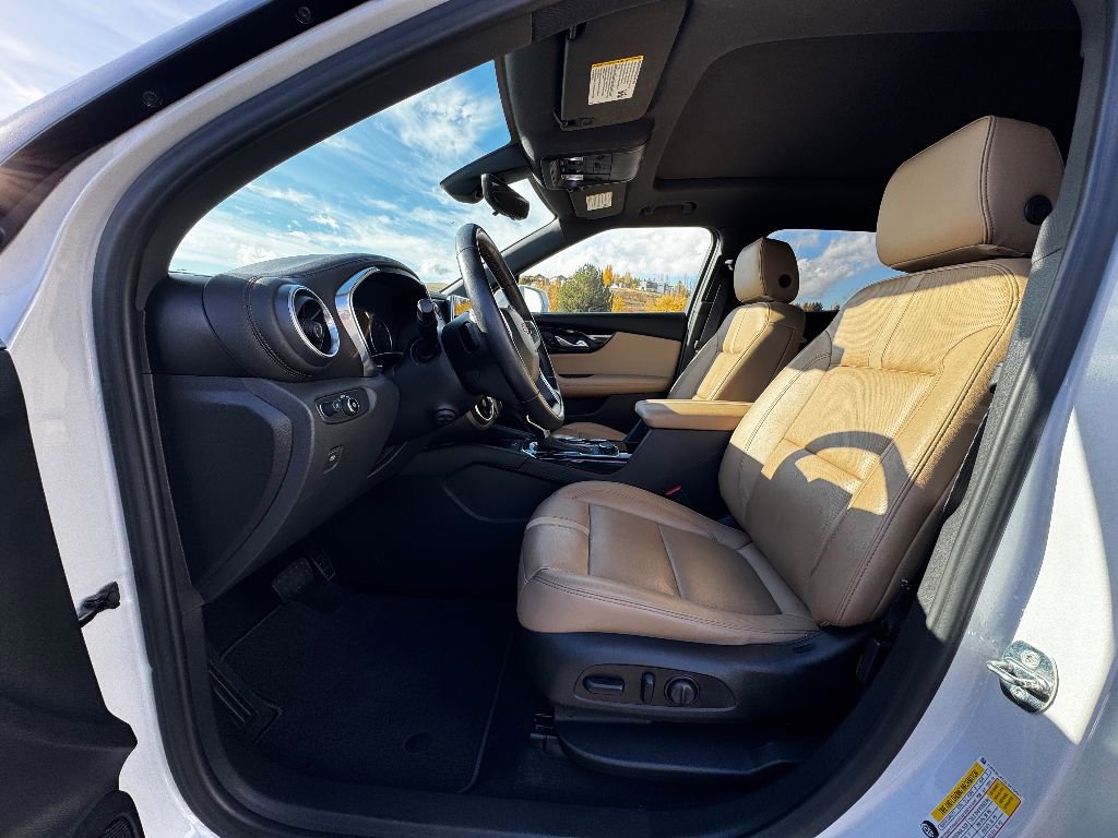 Used 2020 Chevrolet Blazer Premier w/ Driver Confidence II Package image 2