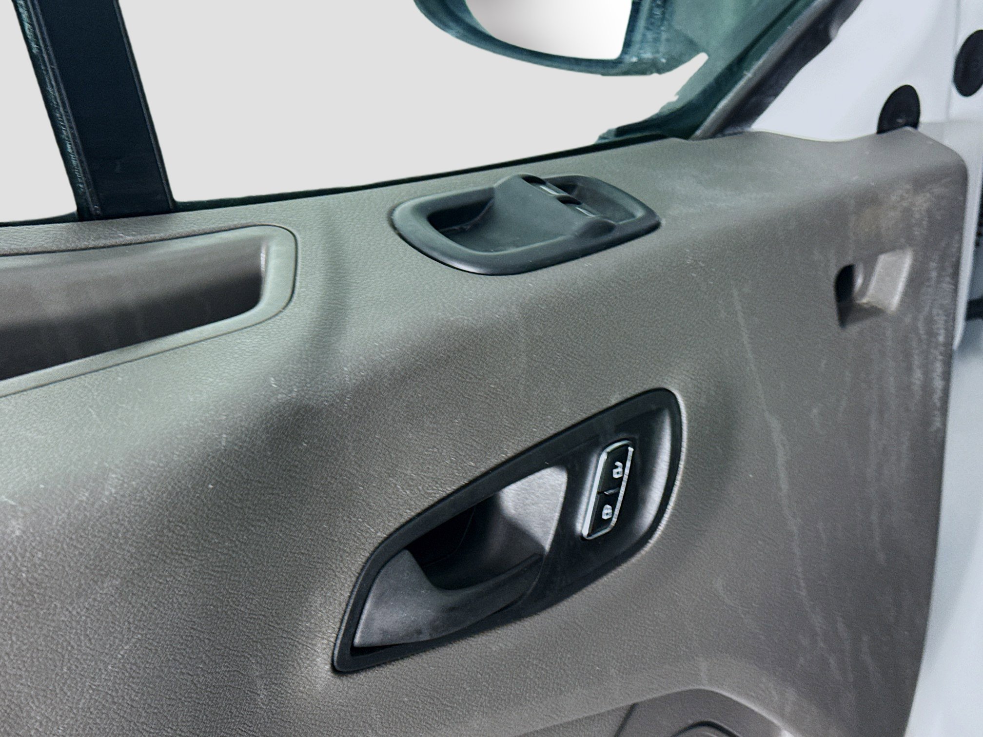 Used 2023 Ford Transit 350 XLT image 23