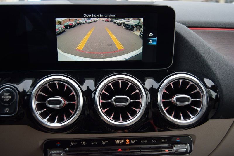 Used 2021 Mercedes-Benz GLA 250 4MATIC image 27