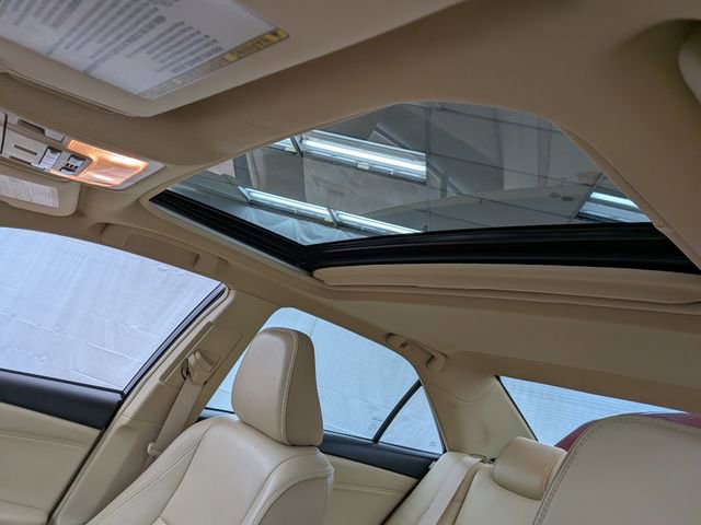 Used 2017 Toyota Camry XLE w/ Moonroof Package FWD image 15