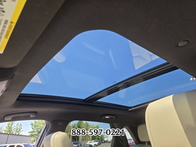 Used 2018 Cadillac XT5 Luxury w/ Driver Awareness Package FWD image 11