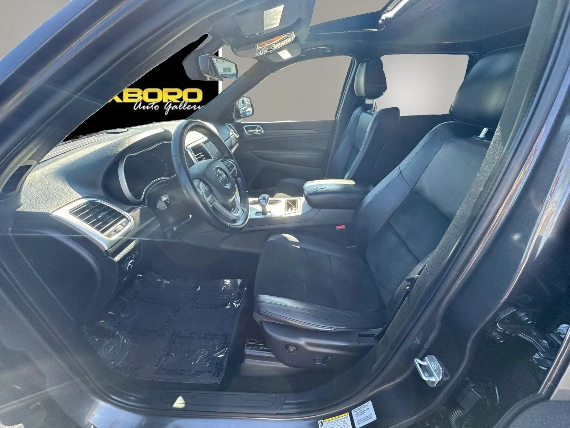 Used 2015 Jeep Grand Cherokee Altitude AWD/4WD image 9