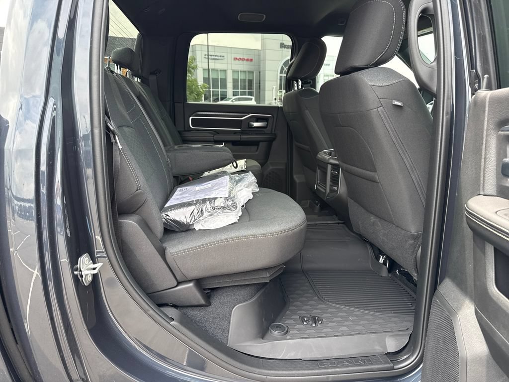 New 2026 RAM 3500 Big Horn AWD/4WD image 29