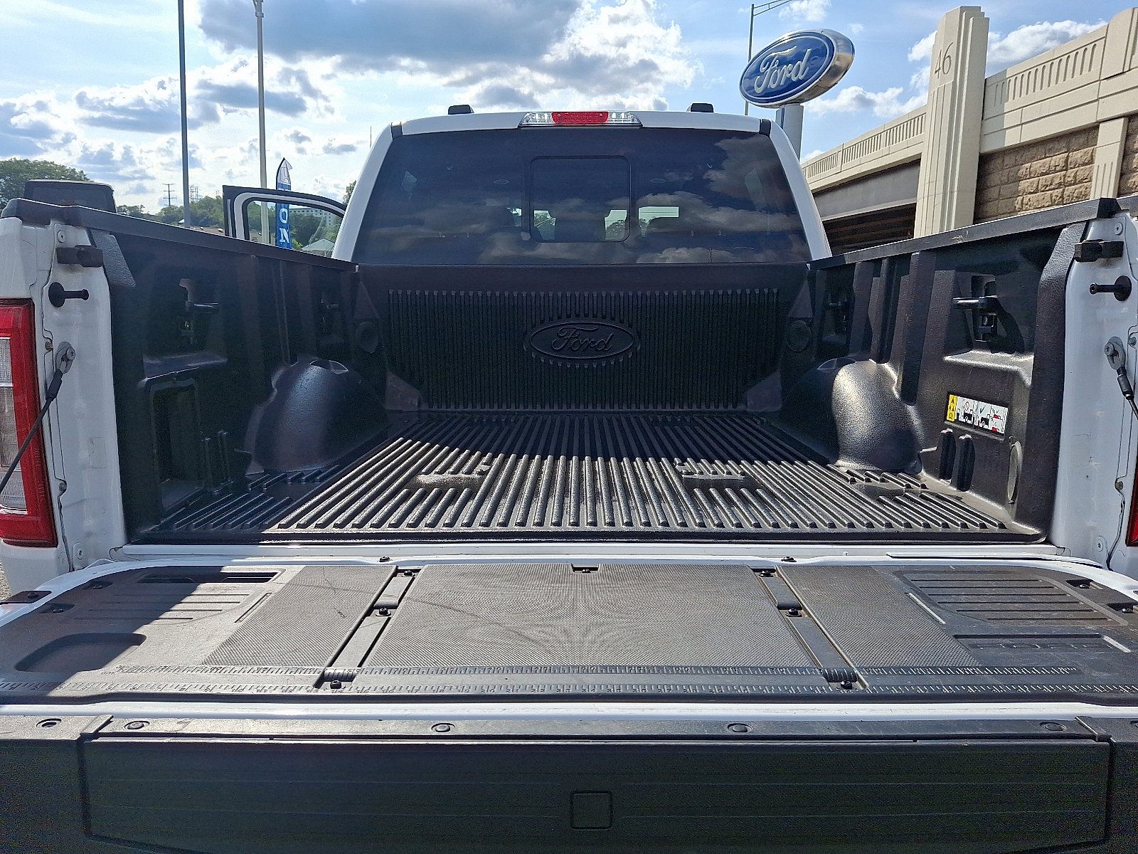 Used 2022 Ford F150 Lariat w/ Equipment Group 502A High image 28