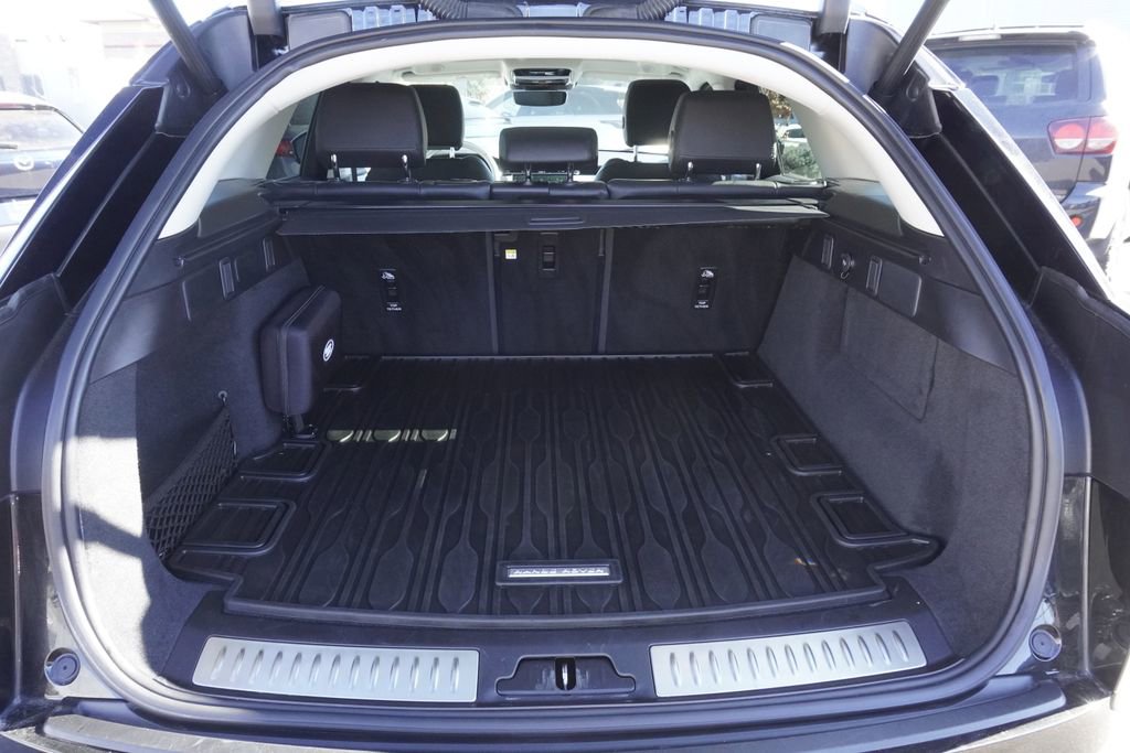 Used 2025 Land Rover Range Rover Velar S image 31