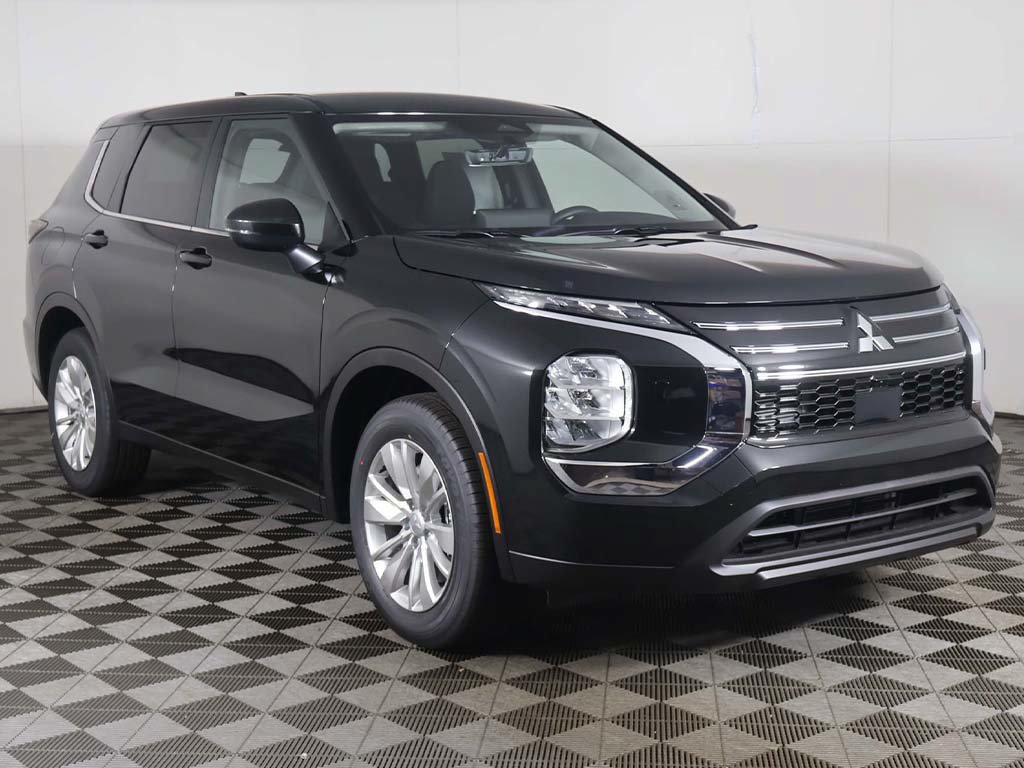 New 2026 Mitsubishi Outlander ES AWD/4WD image 2
