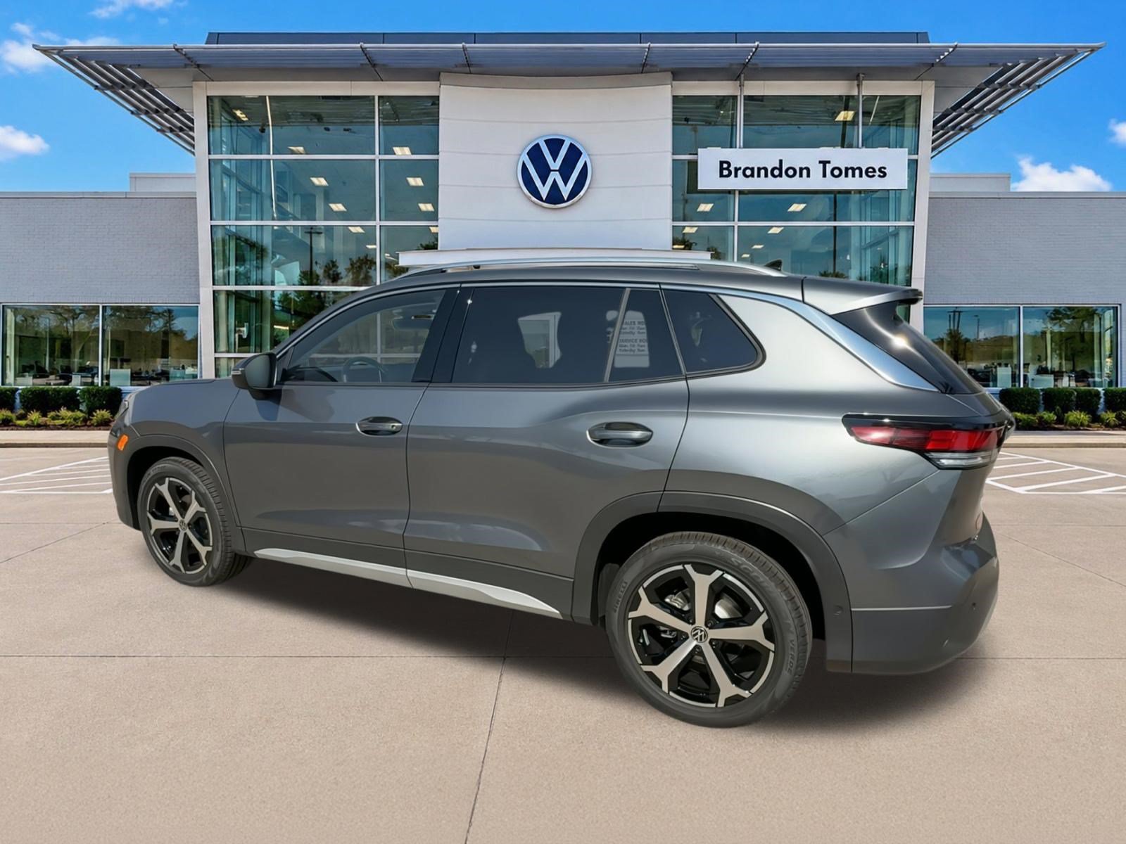 New 2026 Volkswagen Tiguan SE FWD image 6