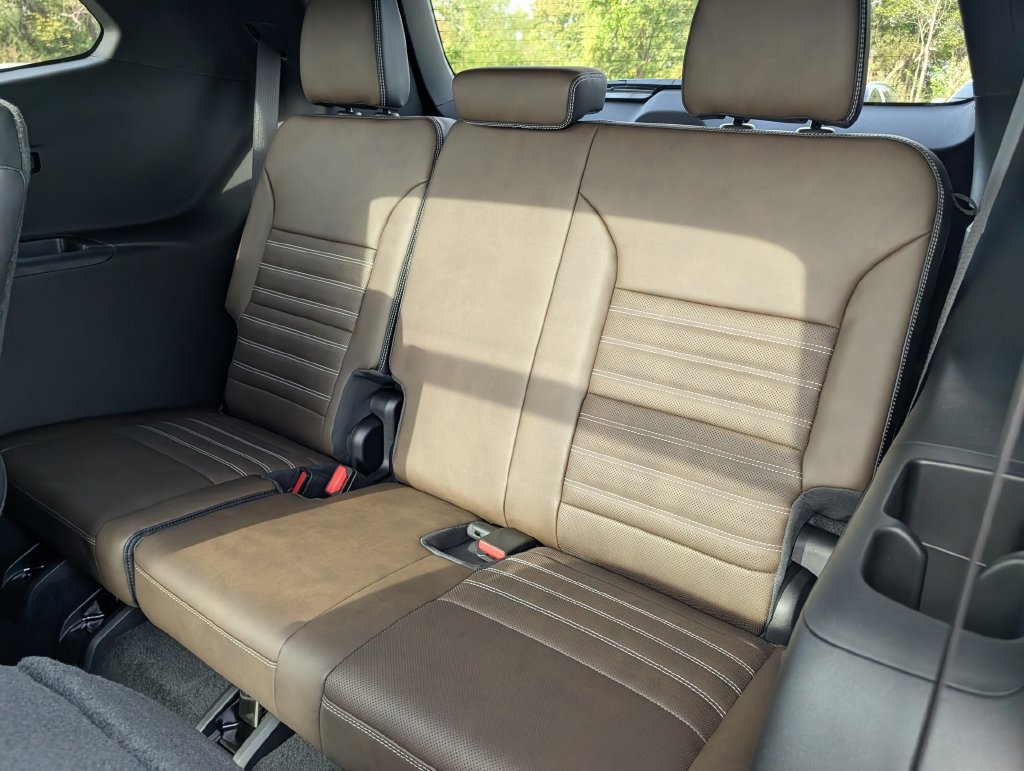 New 2027 GMC Acadia Denali Ultimate w/ LPO, Floor Liner Package AWD/4WD image 27