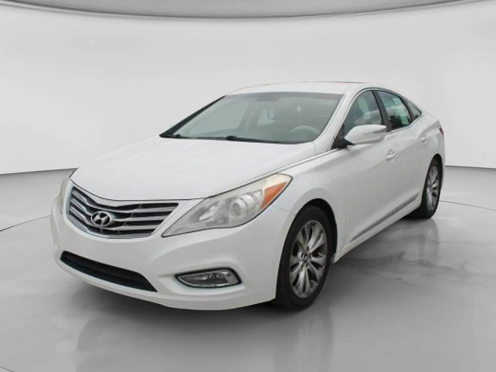 Used 2013 Hyundai Azera FWD image 2