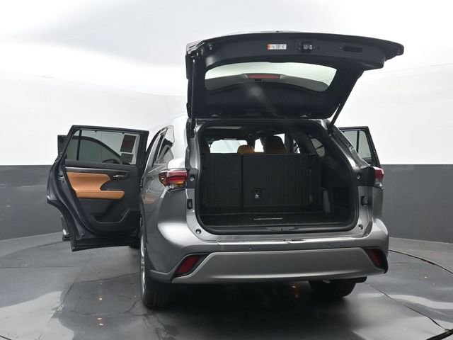 New 2026 Toyota Highlander Platinum AWD/4WD image 36