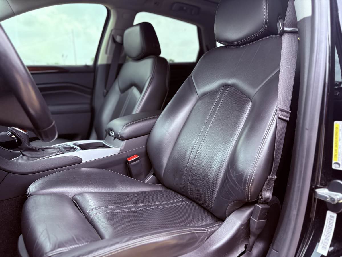 Used 2016 Cadillac SRX Luxury w/ Driver Awareness Package FWD image 12