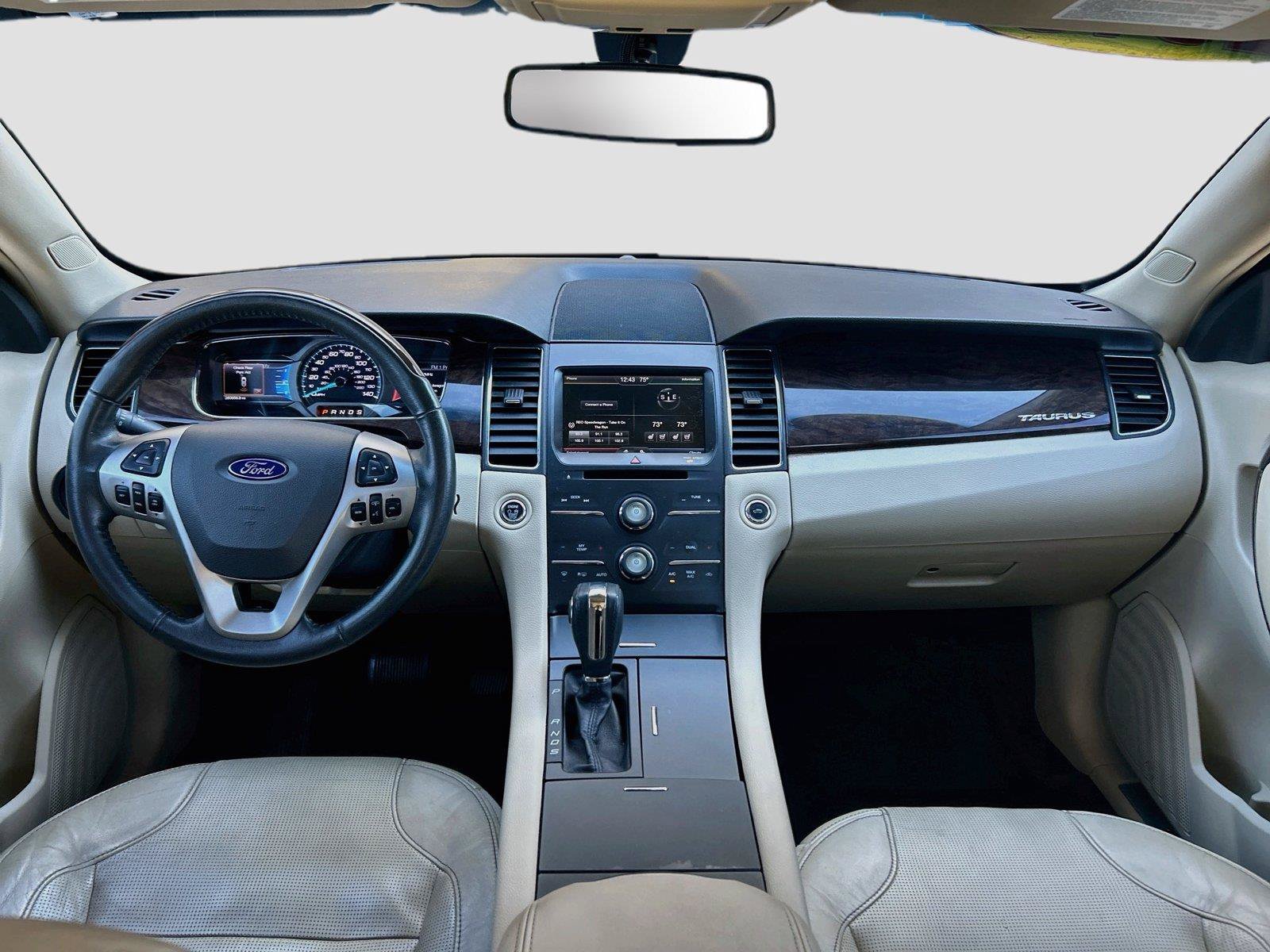 Used 2015 Ford Taurus Limited FWD image 17