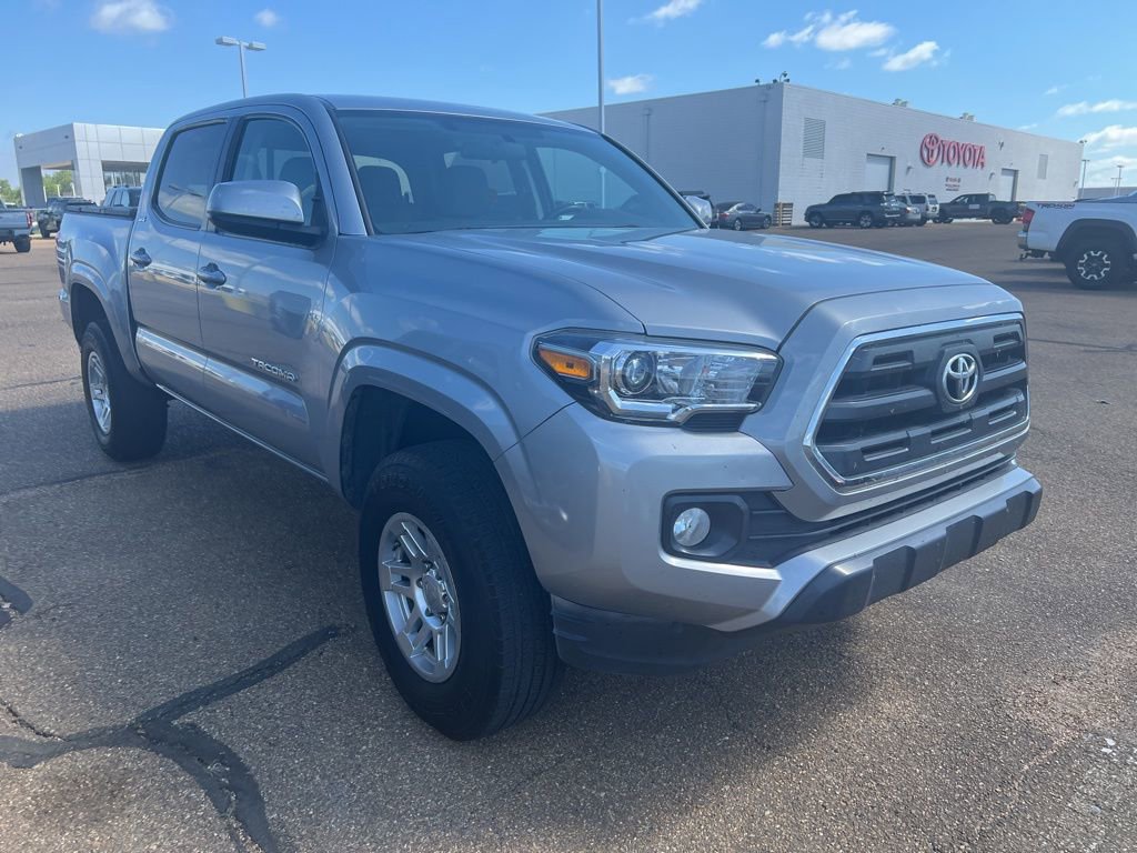 Used 2016 Toyota Tacoma SR5 w/ Towing Package image 3