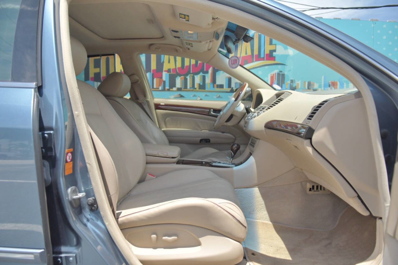 Used 2005 INFINITI Q45 w/ (P01) Premium Pkg image 40