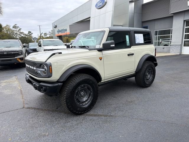 Used 2025 Ford Bronco Badlands image 4