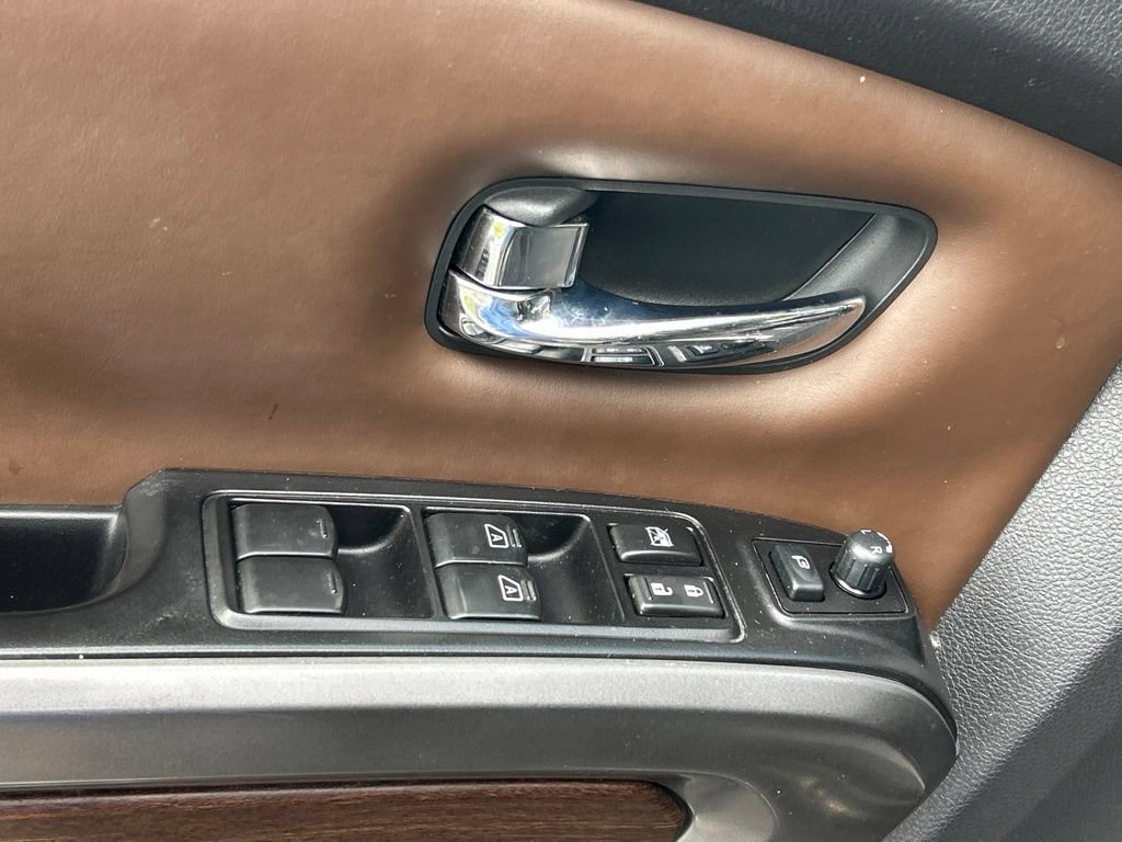 Used 2017 Nissan Titan Platinum Reserve RWD image 19