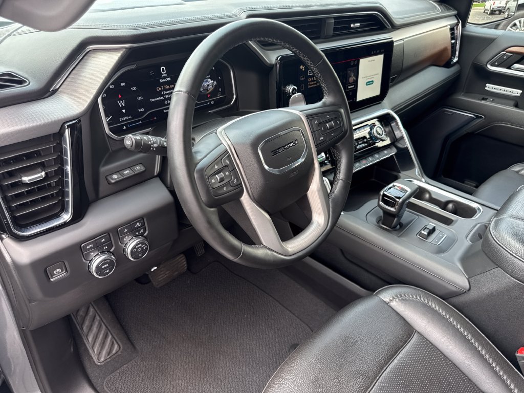 Certified 2023 GMC Sierra 1500 Denali w/ Denali Reserve Package AWD/4WD image 16