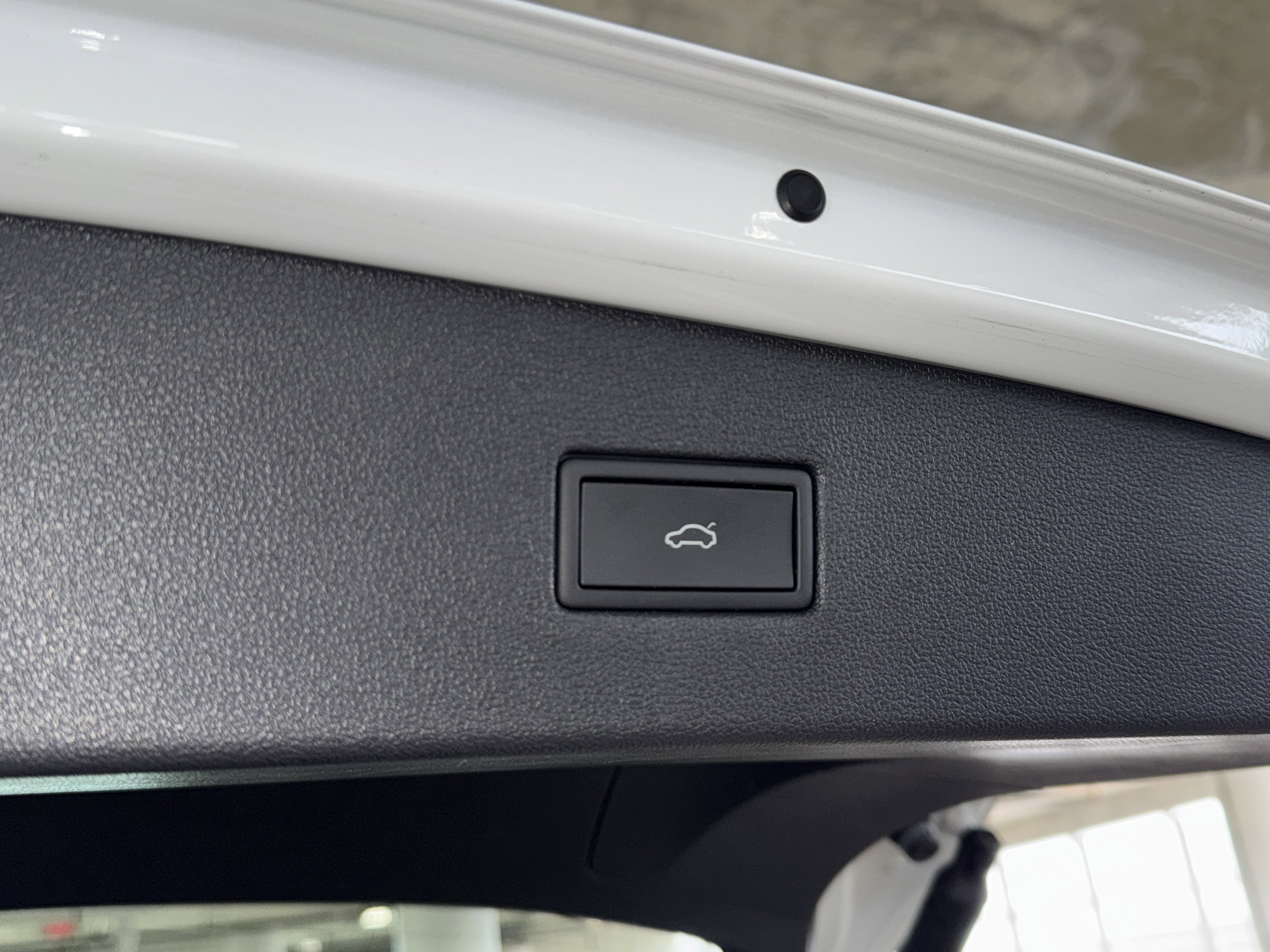 Used 2022 Volkswagen Tiguan SE image 14