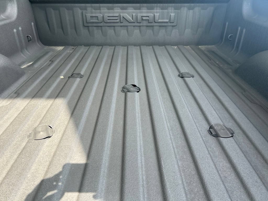Used 2018 GMC Sierra 2500 Denali w/ Duramax Plus Package AWD/4WD image 13