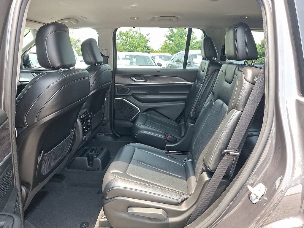 Used 2022 Jeep Grand Cherokee L Limited w/ Luxury Tech Group II AWD/4WD image 10