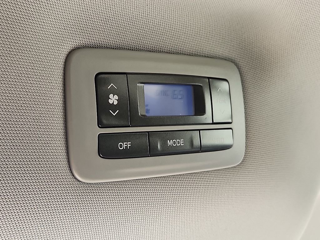 Used 2020 Toyota Sienna L image 12