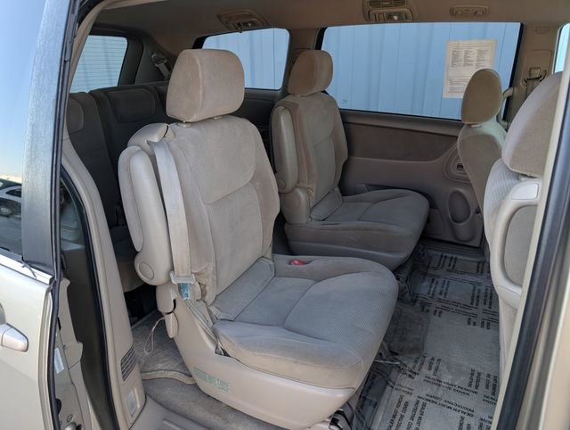 Used 2004 Toyota Sienna CE image 25