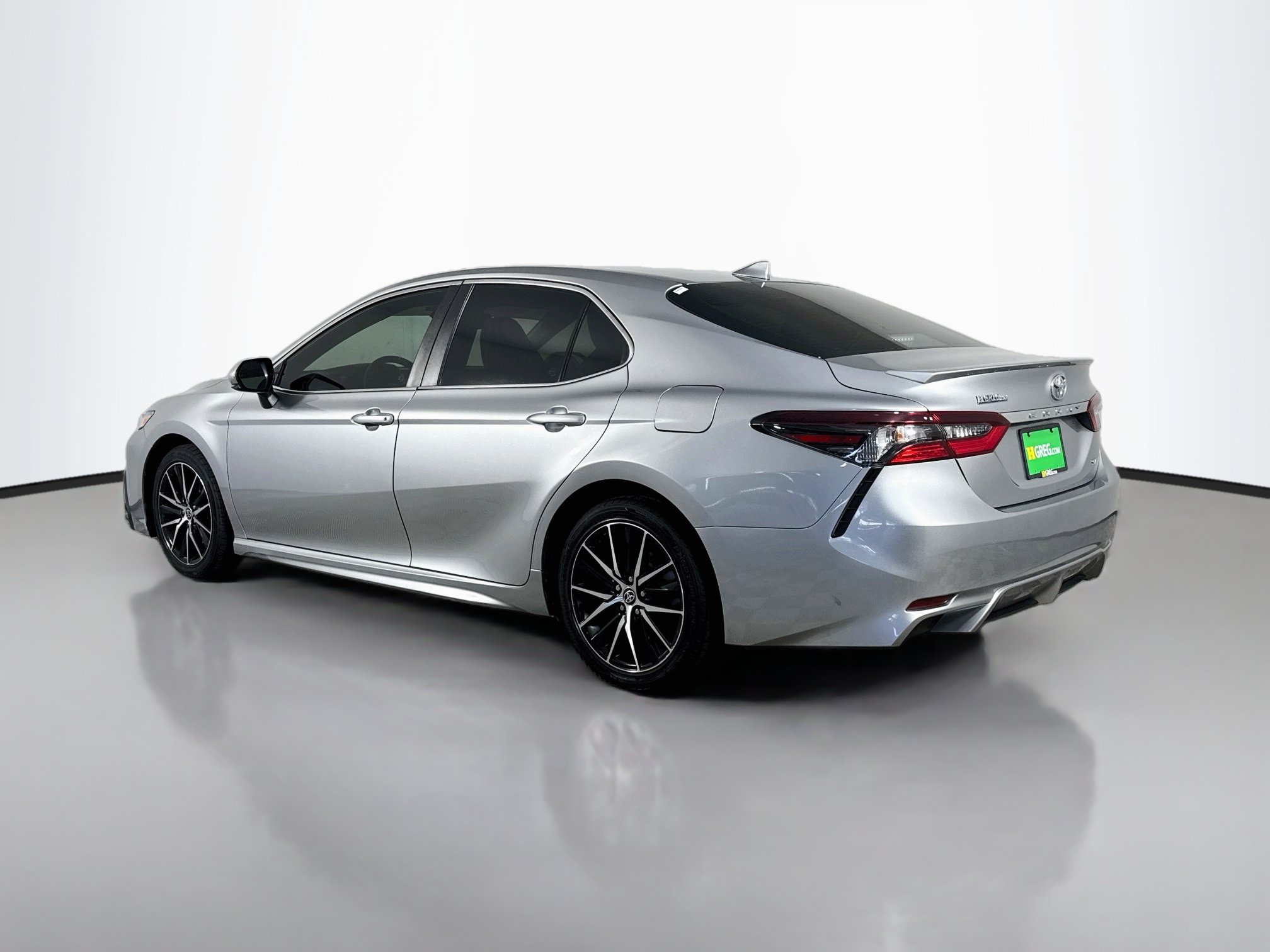 Used 2023 Toyota Camry SE w/ Convenience Package FWD image 7